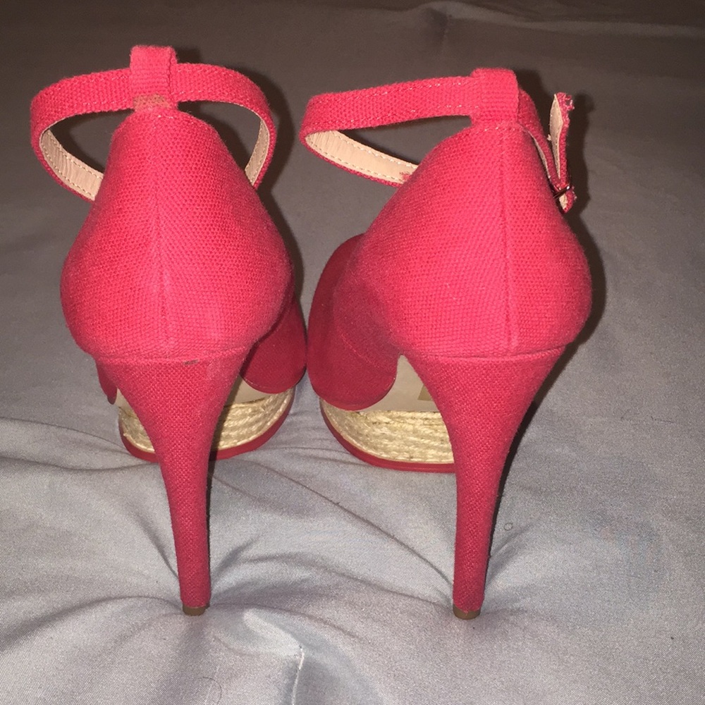 Red heels - Picture 4 of 8